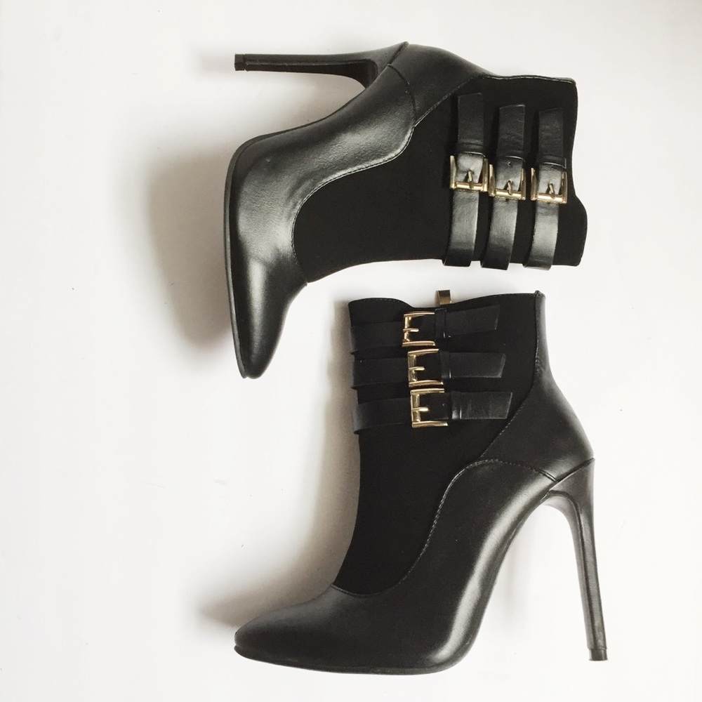 Heeled boots black